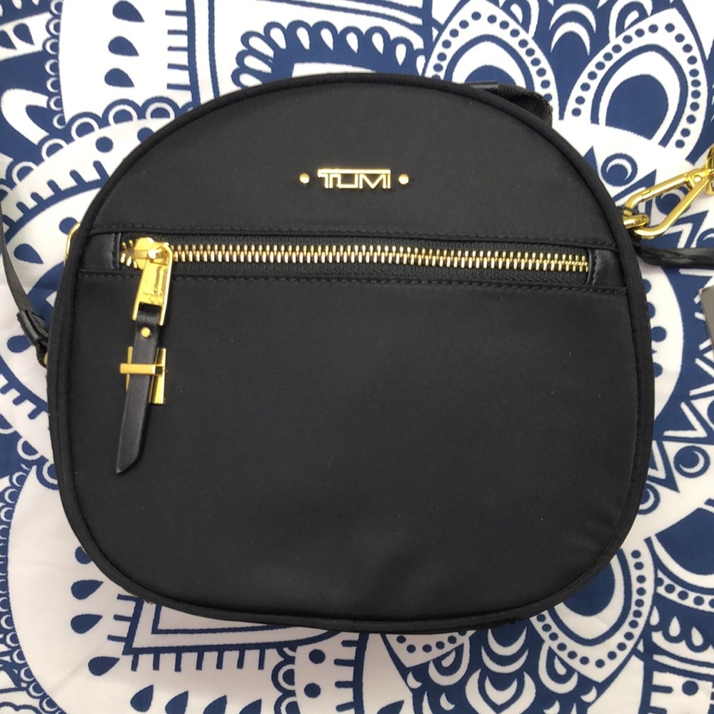 NWT TUMI Voyageur Women's Compact Round Crossbody Bag - Picture 2 of 7